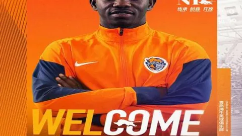 刘培鑫春锦赛游泳双冠，刷新个人最佳纪录